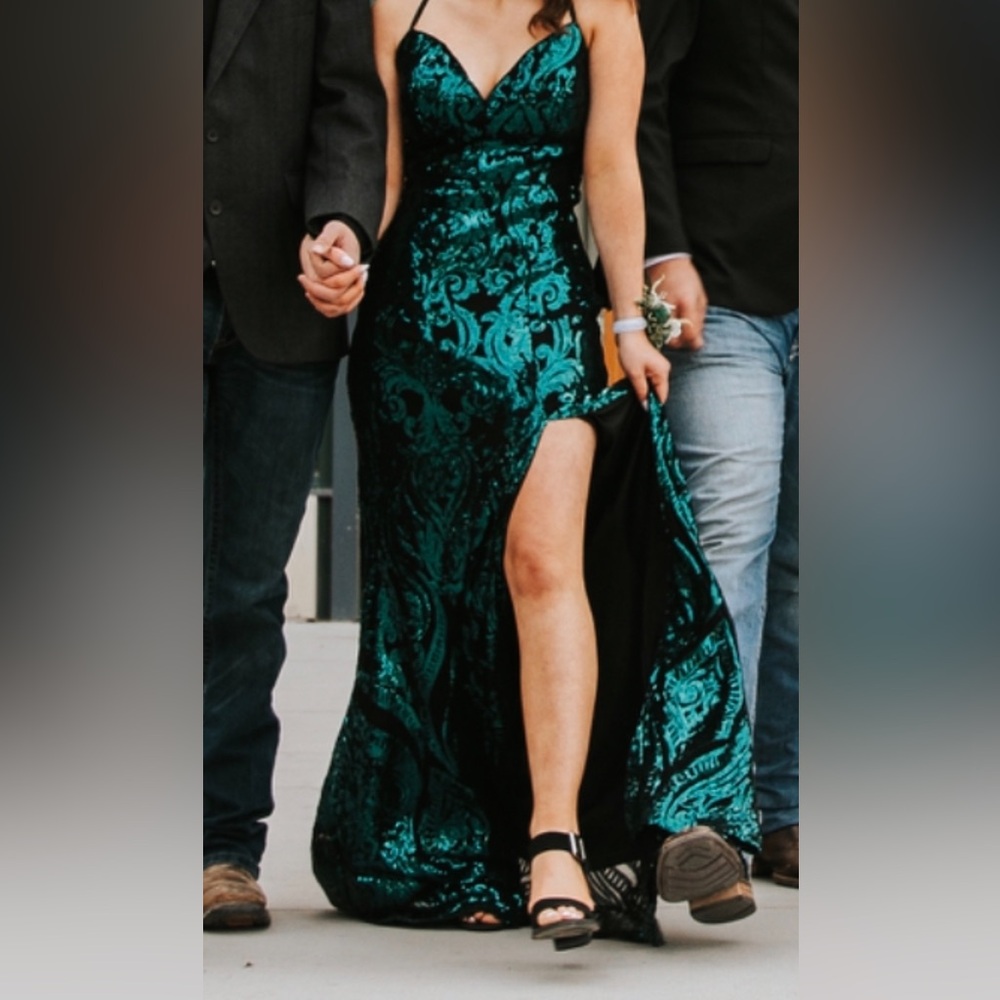Elegant Teal and Black Evening Gown